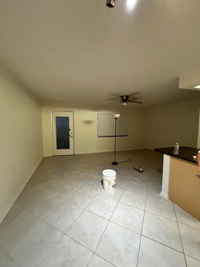 72 Normandy Trail in Delray Beach, FL - Foto de edificio - Building Photo