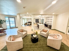 Leon Creek Flats in San Antonio, TX - Building Photo