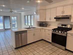 5253 Harlem Rd in Loves Park, IL - Building Photo - Building Photo