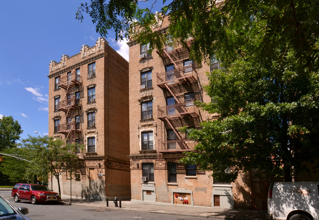 2103 Vyse Ave in Bronx, NY - Foto de edificio - Building Photo