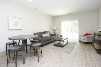 Meadow Creek Flats Apartments in Rockford, MI - Building Photo - Interior Photo