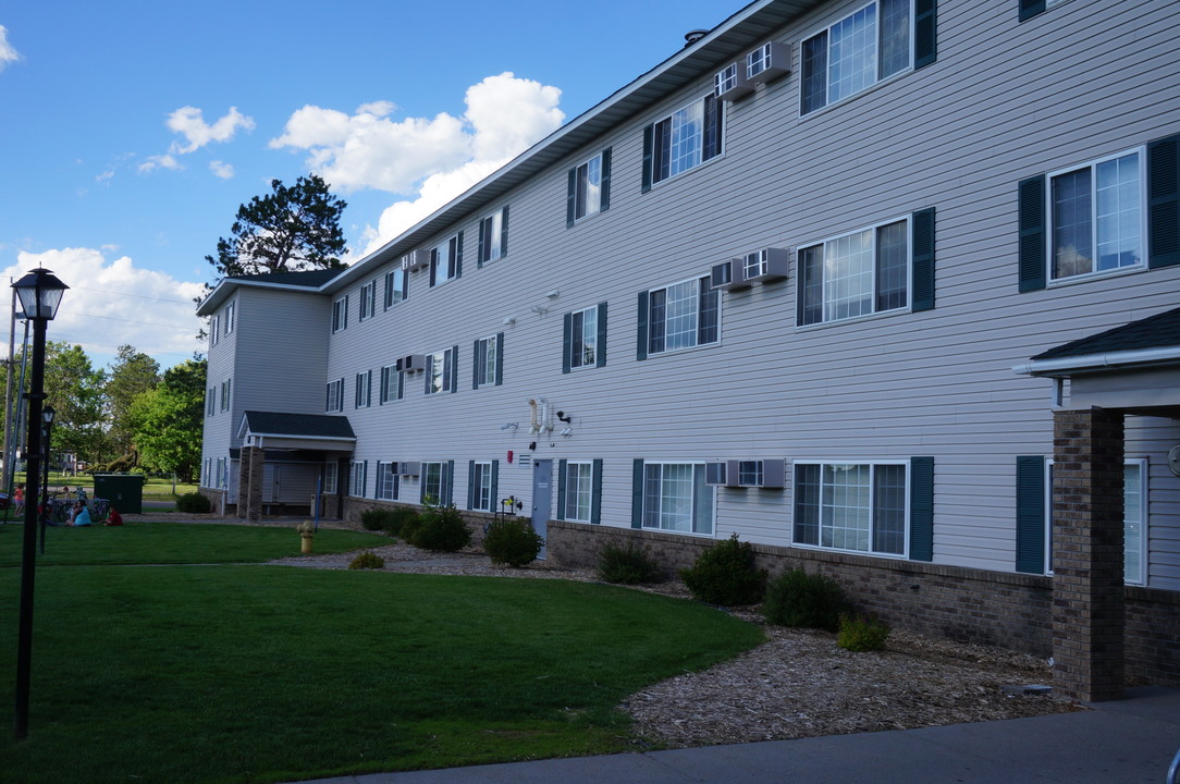 Northern Star Apartments in Bemidji, MN - Building Photo