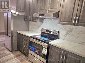 54 Cattrick St in Mississauga, ON - Building Photo - Building Photo