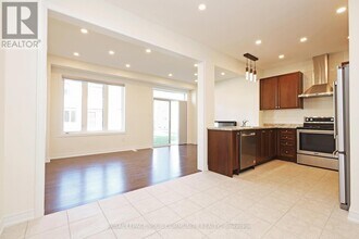 81 Boundary Blvd in Whitchurch-Stouffville, ON - Building Photo - Building Photo