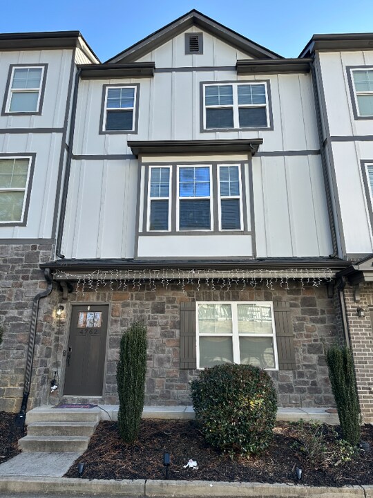 4762 Sampson Ct. in Lilburn, GA - Foto de edificio