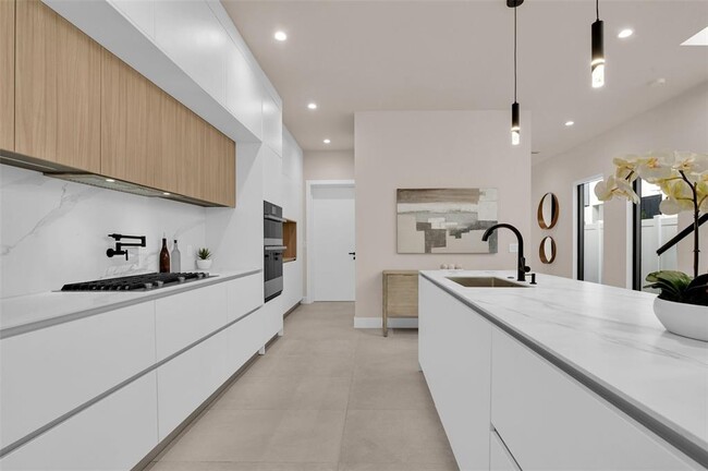 920 NE 17th Ave in Fort Lauderdale, FL - Building Photo - Building Photo