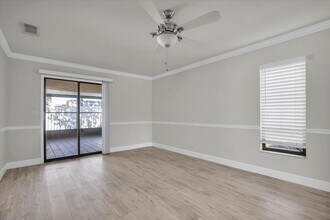 7360 Ulmerton Rd, Unit 17D in Largo, FL - Foto de edificio - Building Photo