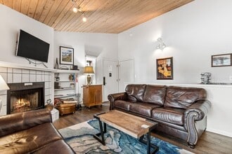 300 Bay Point Dr in Whitefish, MT - Building Photo - Building Photo