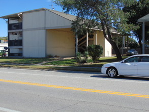 MERIDIAN APARTMENTS in Wichita, KS - Building Photo - Other