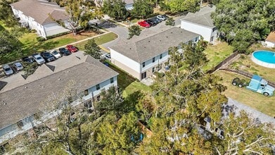 4431 Ashburn Square Dr in Tampa, FL - Foto de edificio - Building Photo