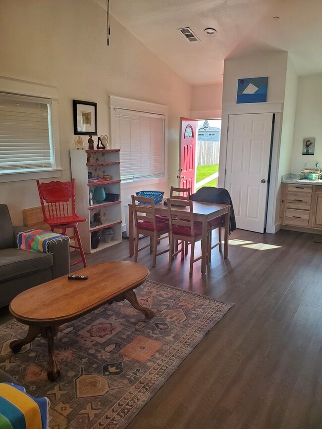 property at 1492 Elliott Rd