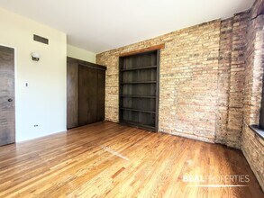 3015 N Broadway in Chicago, IL - Building Photo - Building Photo
