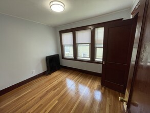 72 Nonantum St, Unit 2 in Boston, MA - Building Photo - Building Photo