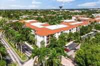 2211 Tuscany Way in Boynton Beach, FL - Foto de edificio - Building Photo