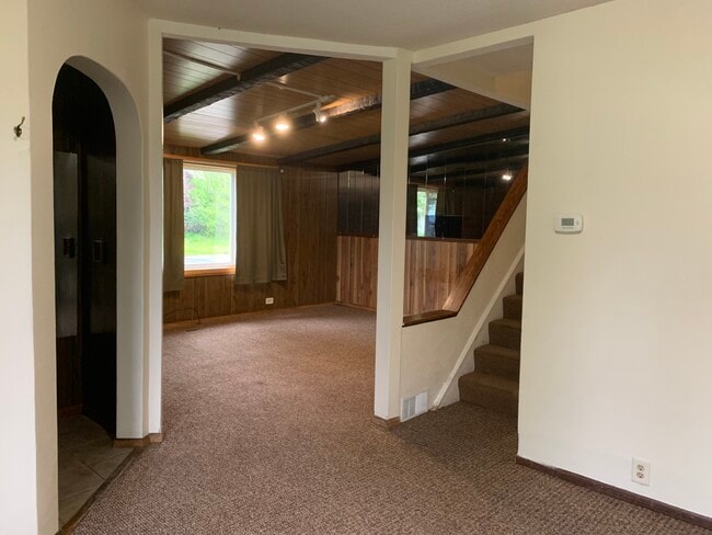 1209 7th St E in Menomonie, WI - Foto de edificio - Building Photo