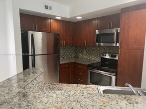 13060 Vista Isles Dr in Sunrise, FL - Building Photo - Building Photo