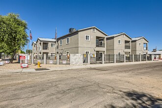 7010 80th ave in Glendale, AZ - Building Photo - Building Photo