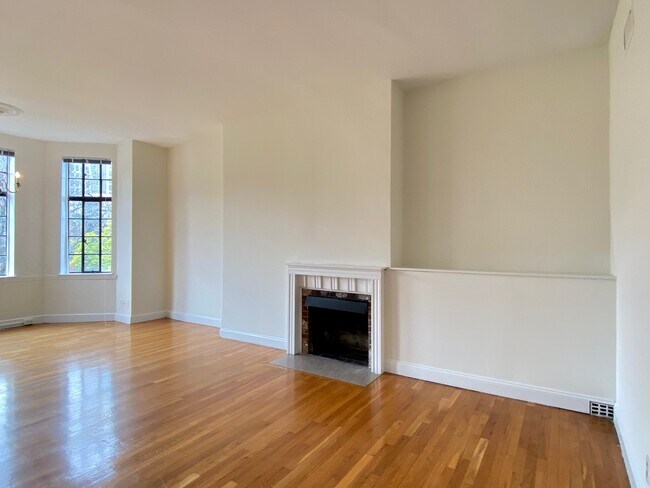 31 Marlborough St, Unit 2 in Boston, MA - Building Photo - Building Photo