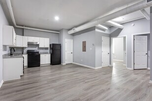 Baconsfield in Macon-Bibb, GA - Building Photo