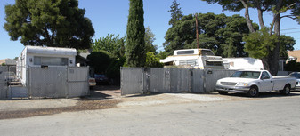 395 Hanlon Way in Bay Point, CA - Building Photo