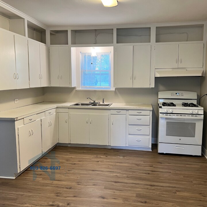 5466 TX-77 in Atlanta, TX - Building Photo