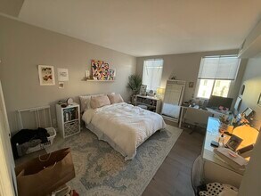 1700 17th St NW, Unit 405 in Washington, DC - Building Photo - Building Photo