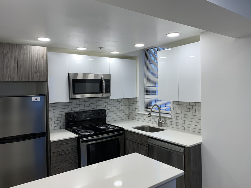 70 Queensberry St, Unit 2 in Boston, MA - Building Photo