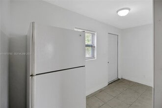 1160 W 26th Ct, Unit D in West Palm Beach, FL - Building Photo - Building Photo