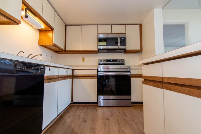 85 Brainerd Rd, Unit 303
