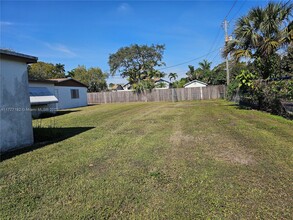 1417 NE 1st Terrace in Homestead, FL - Building Photo - Building Photo