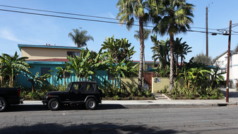 1055 Loma in Long Beach, CA - Foto de edificio - Building Photo