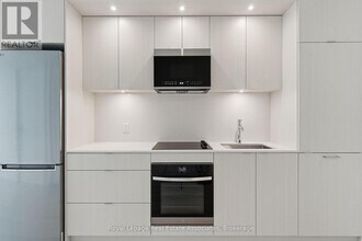 60 Central Park Roadway in Toronto, ON - Building Photo - Building Photo