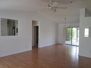 462 SW Dalton Cir in Port St. Lucie, FL - Building Photo - Building Photo