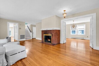 304 Salem Ave in Spring Lake, NJ - Building Photo - Building Photo