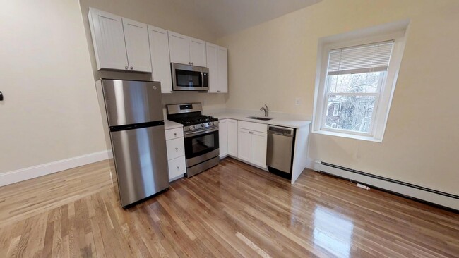 66 Walden St, Unit 4 in Cambridge, MA - Building Photo - Building Photo