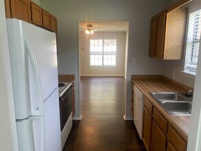 Trinity Oaks in Kirby, TX - Foto de edificio - Building Photo