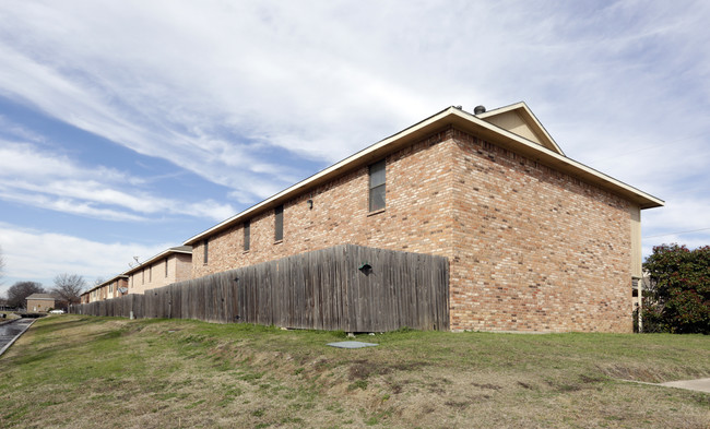 Trails Place Apartment Homes in Wylie, TX - Foto de edificio - Building Photo