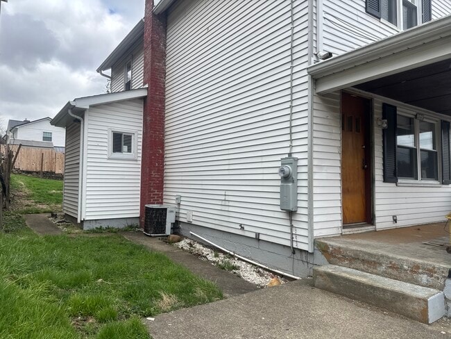 54 Rebecca St in Roscoe, PA - Building Photo - Building Photo