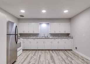 Parks Edge Apartments in McFarland, WI - Building Photo - Building Photo