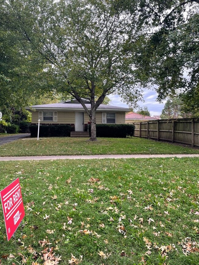 property at 1036 S Weller Ave