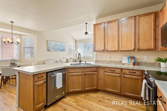 11060 River Oaks Ln in Commerce City, CO - Building Photo - Building Photo