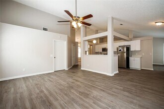 15313 Heathridge Dr in Tampa, FL - Building Photo - Building Photo