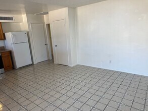 4541 E San Francisco Blvd in Tucson, AZ - Foto de edificio - Building Photo