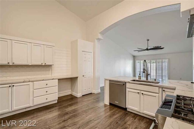 817 Majestic Oak St in Las Vegas, NV - Building Photo - Building Photo