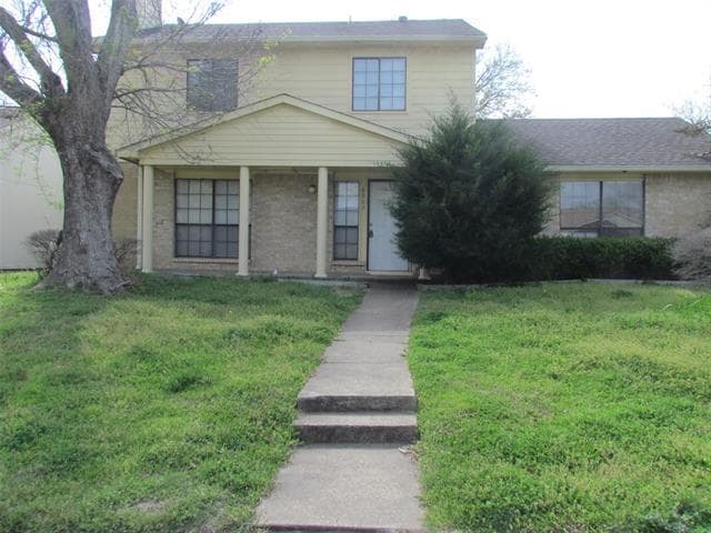 8902 Davis St in Rowlett, TX - Building Photo
