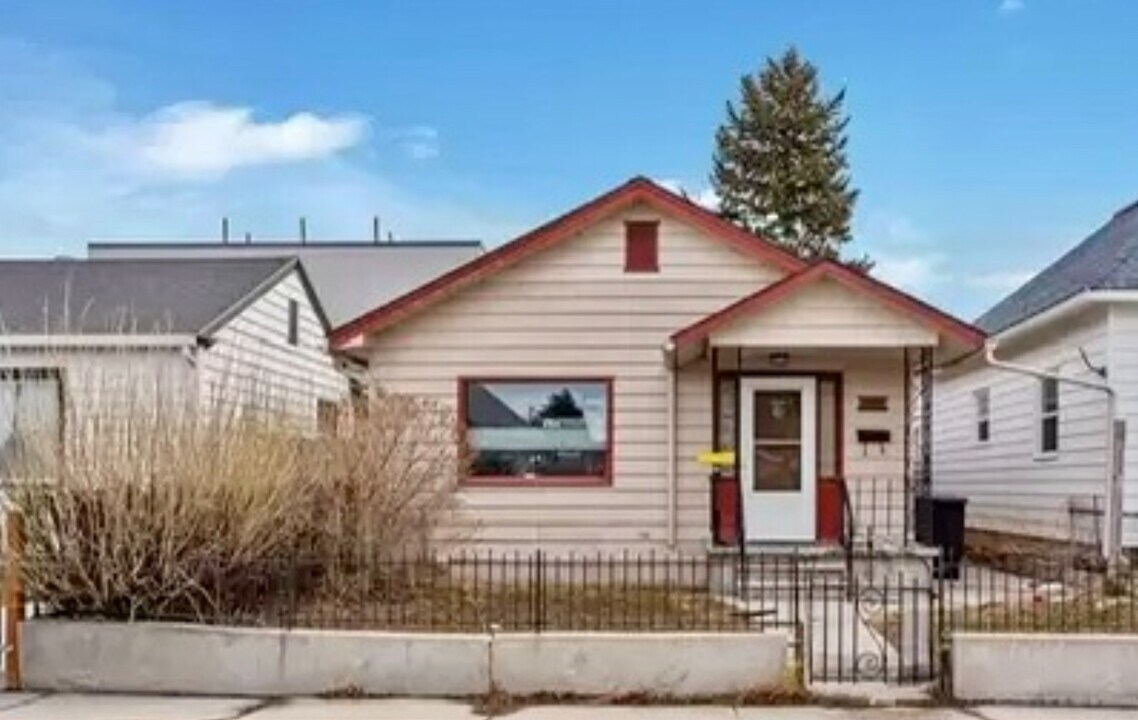 2012 Roberts Ave in Butte, MT - Building Photo
