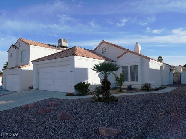 8221 James Grayson Dr in Las Vegas, NV - Building Photo - Building Photo