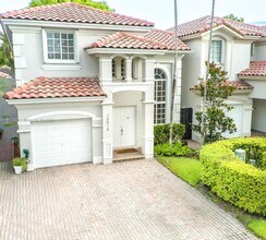 10914 NW 70th St in Doral, FL - Building Photo - Building Photo