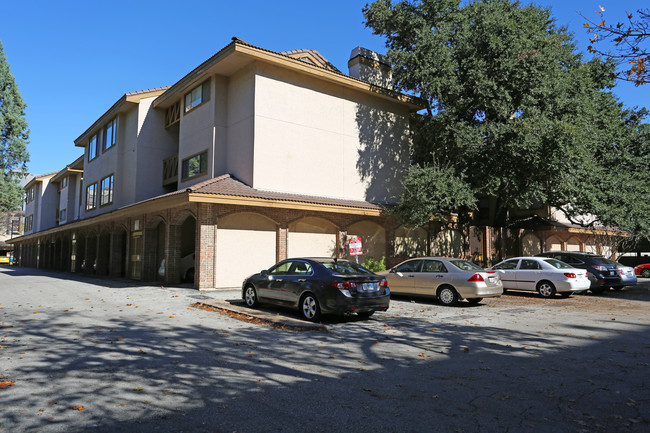 Croix Condominiums in Austin, TX - Building Photo - Building Photo