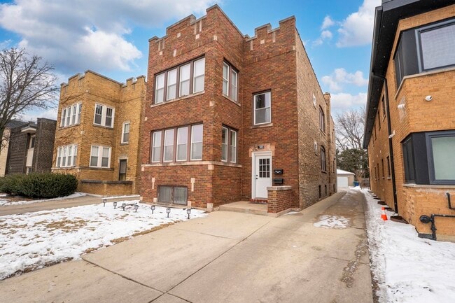 property at 1027 N Harlem Ave